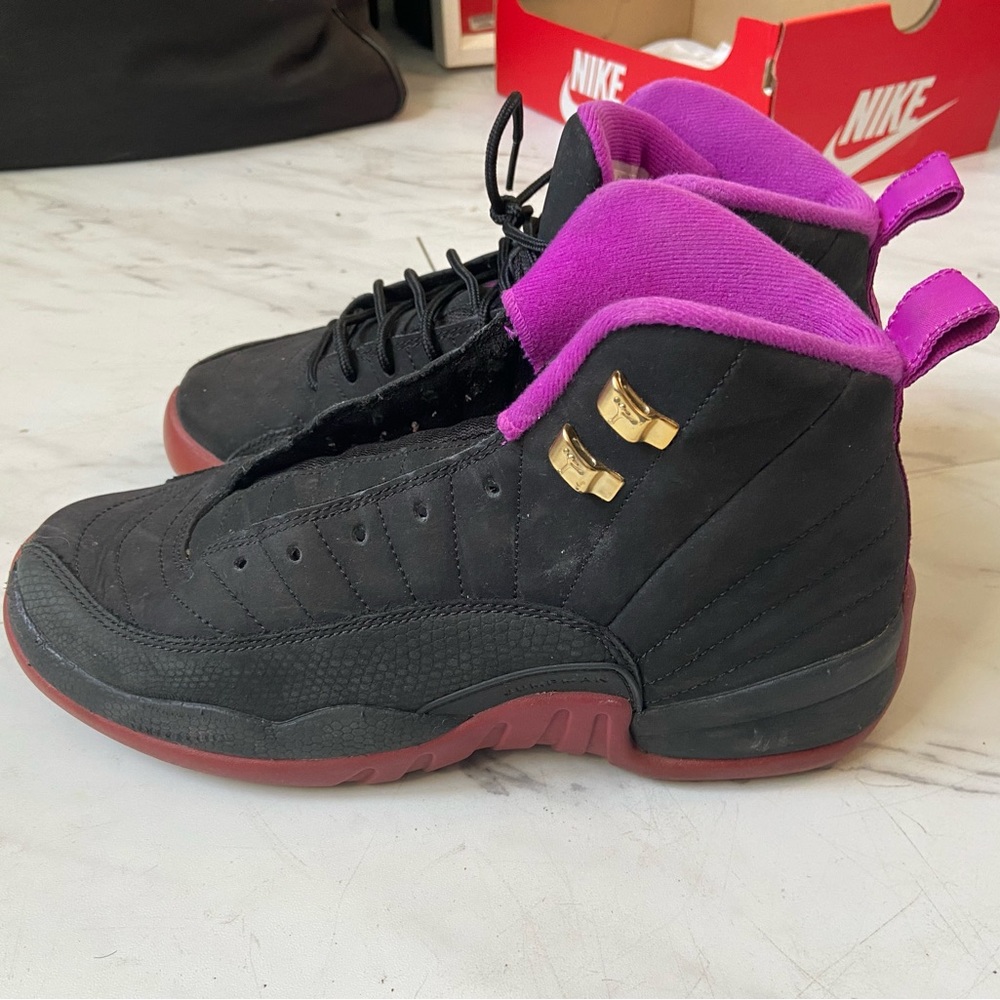 Used Jordan 12 missing one shoe lace , men’s size 8 , lightly used